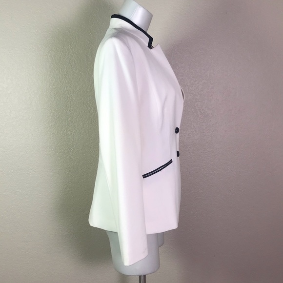TAHARI WHITE BLAZER BLACK TRIM UPTURNED COLLAR - Picture 3 of 6